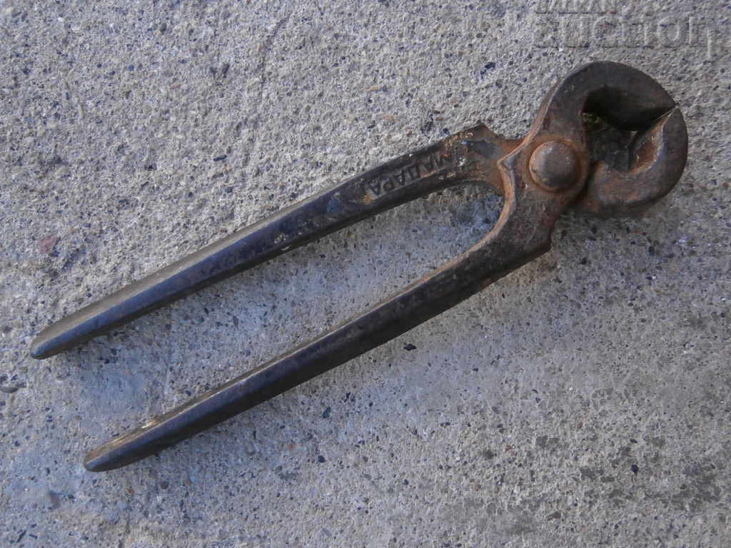 ancient pliers cherped MADARA with price 15.00 BGN | € 7.67 ancient pliers cherped MADARA with price 15.00 BGN | € 7.67