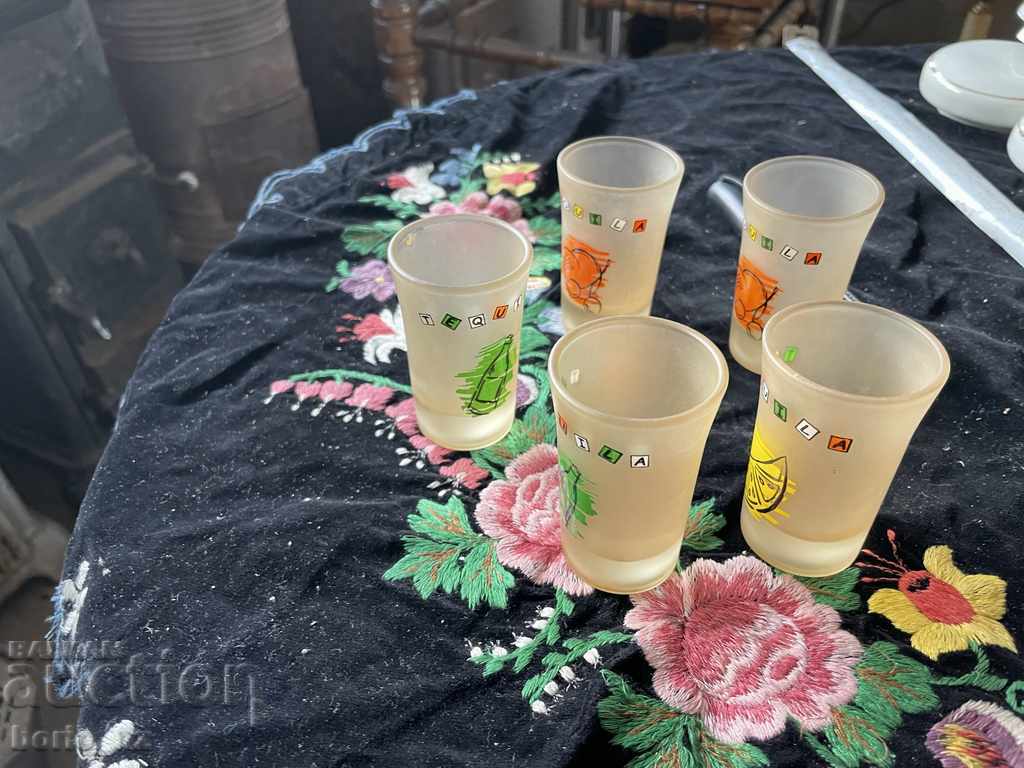 10683. SERVICE FOR SHOT GLASS - 6 10683. SERVICE FOR SHOT GLASS - 6