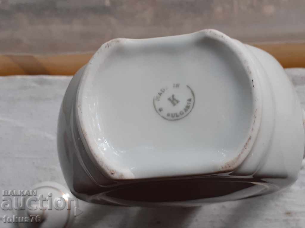 Delivery of Bulgarian porcelain brduk brduche for brandy