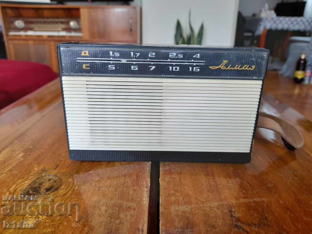 Radio vechi, radio Almaz cu preț 35.00 BGN | € 17.90