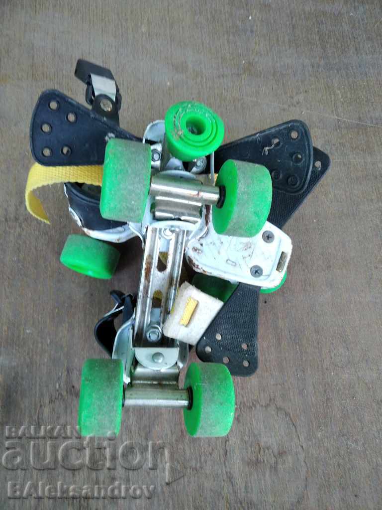 Patine retro - pentru copii cu preț 9.00 BGN | € 4.60 Patine retro - pentru copii cu preț 9.00 BGN | € 4.60
