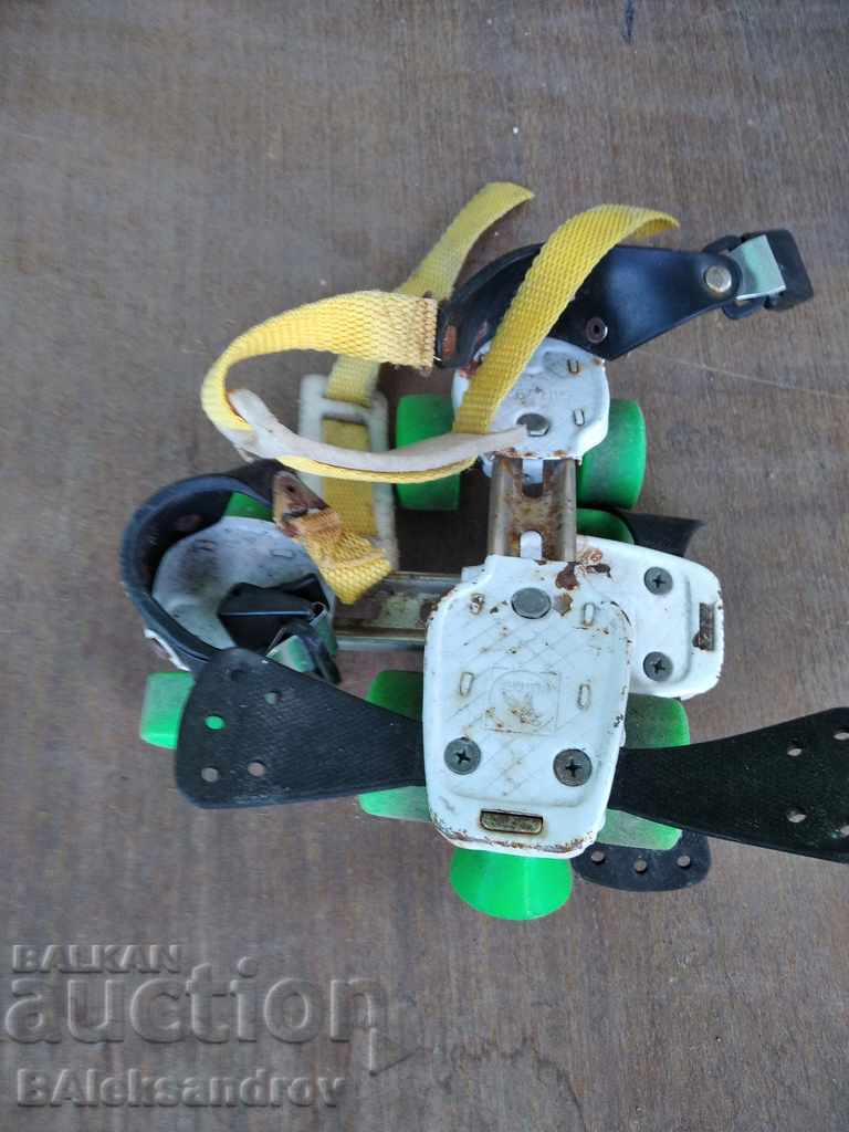 Livrarea Patine retro - pentru copii Livrarea Patine retro - pentru copii