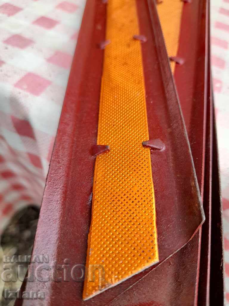 Auction  Old car emergency triangle