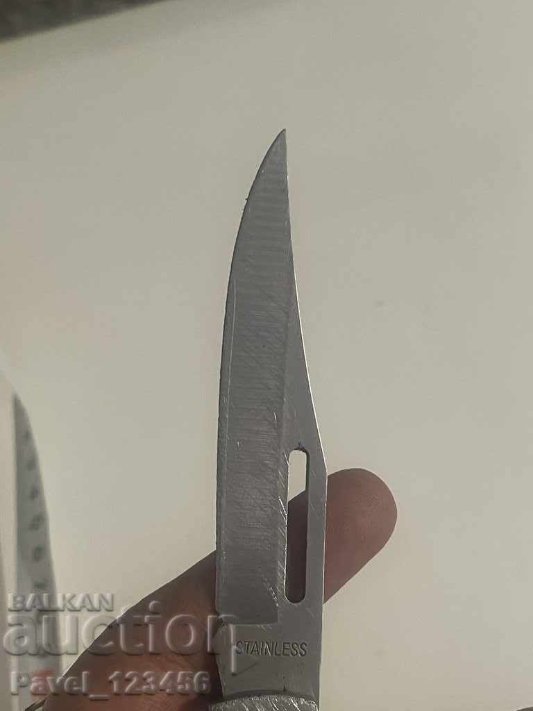 Auction knife Auction knife