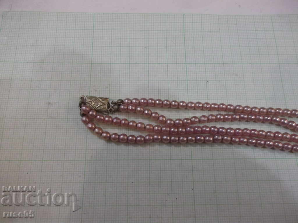 Auction Necklace of artificial pearls Auction Necklace of artificial pearls