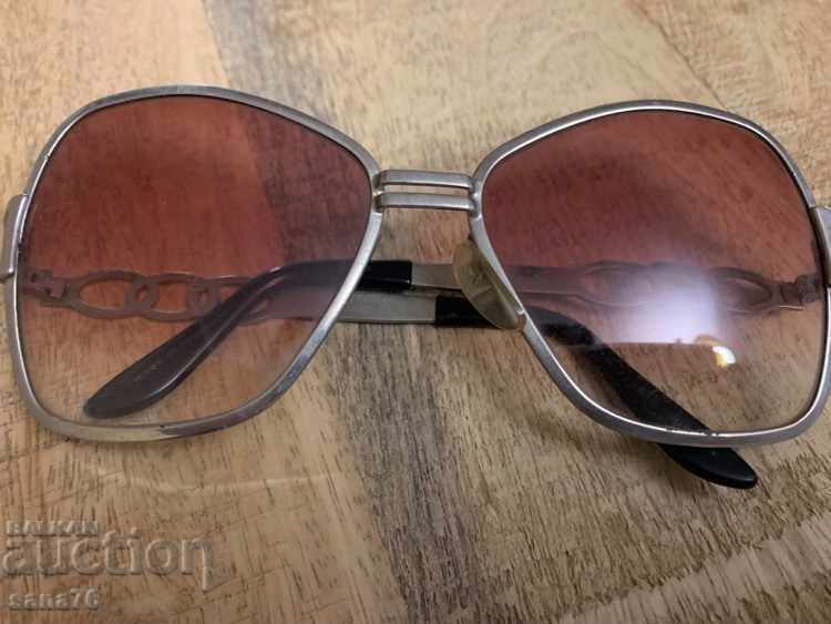 Vintage hippie sunglasses from the 1960s with price 5.00 BGN | € 2.56