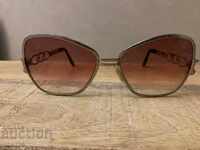 Ochelari de soare vintage hippie din anii 1960