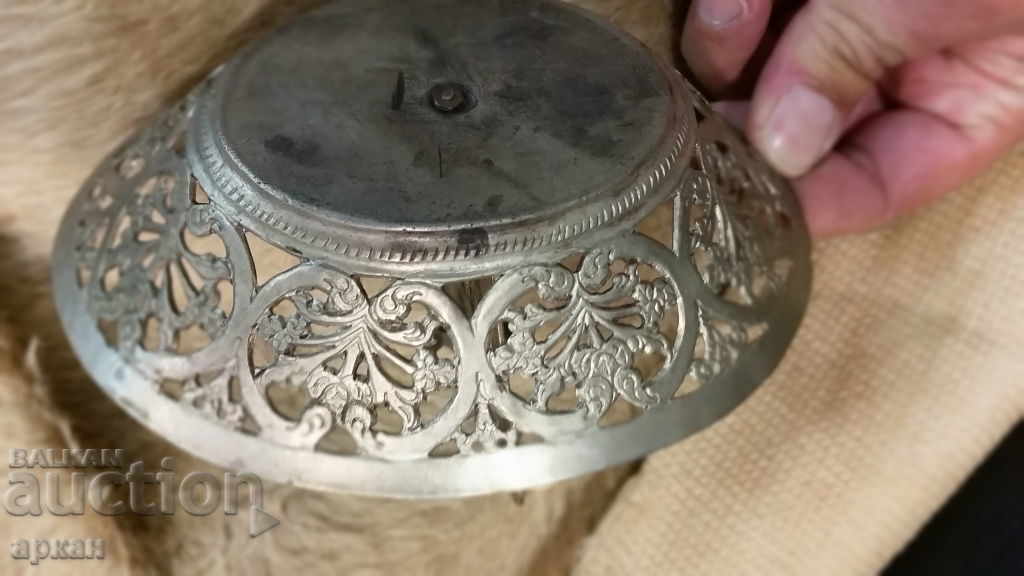 Un fel de mâncare renascentist pentru linguri - bătute - argint - 5 Un fel de mâncare renascentist pentru linguri - bătute - argint - 5