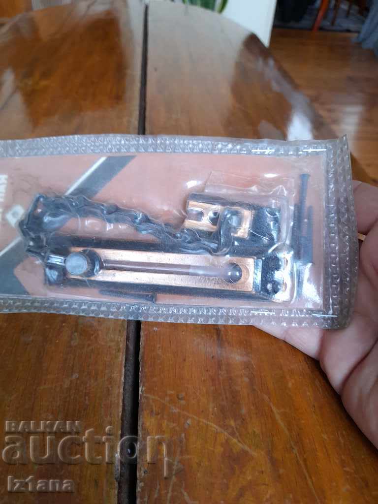 Old chain, chain, door lock with price 20.00 BGN | € 10.23 Old chain, chain, door lock with price 20.00 BGN | € 10.23