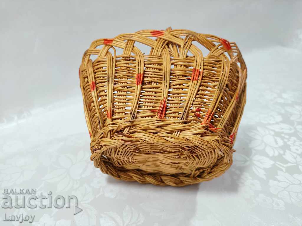 Delivery of A small beautiful wicker basket Delivery of A small beautiful wicker basket
