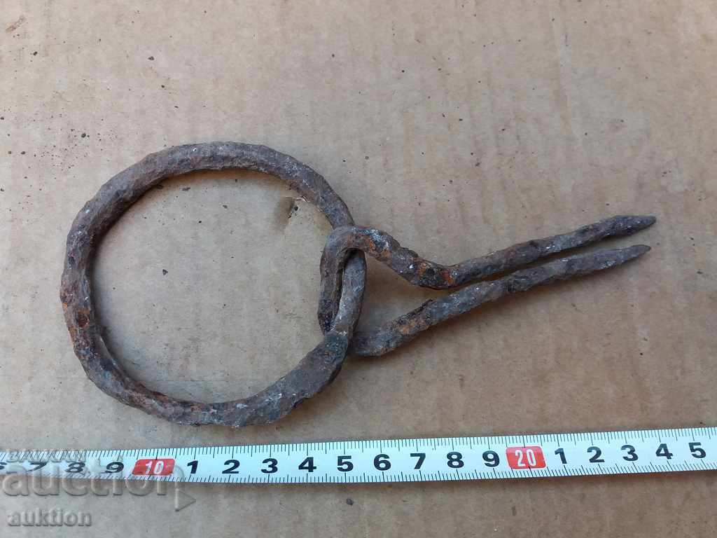 Auction OLD MASSIVE FORGED GATE LOCK - REVIVAL Auction OLD MASSIVE FORGED GATE LOCK - REVIVAL