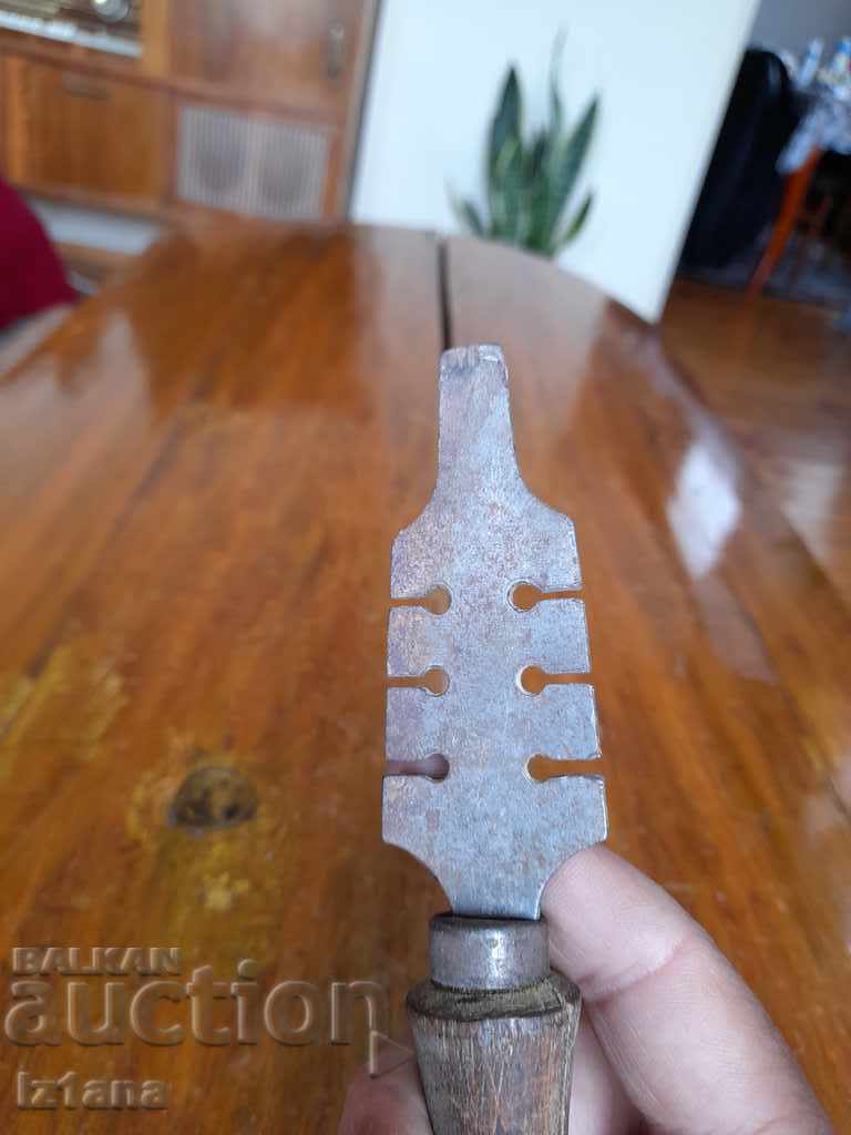 Auction Ancient tool Auction Ancient tool