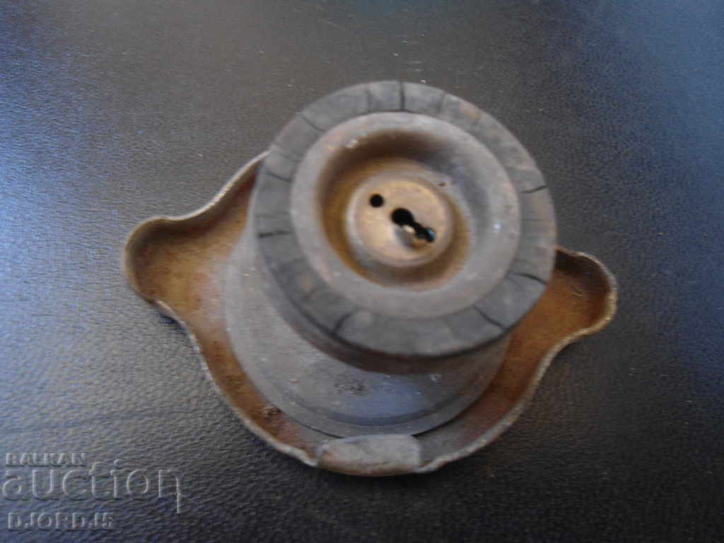 Old car cap with price 2.00 BGN | € 1.02 Old car cap with price 2.00 BGN | € 1.02