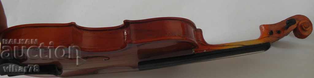 Доставка на малка цигулка Доставка на малка цигулка