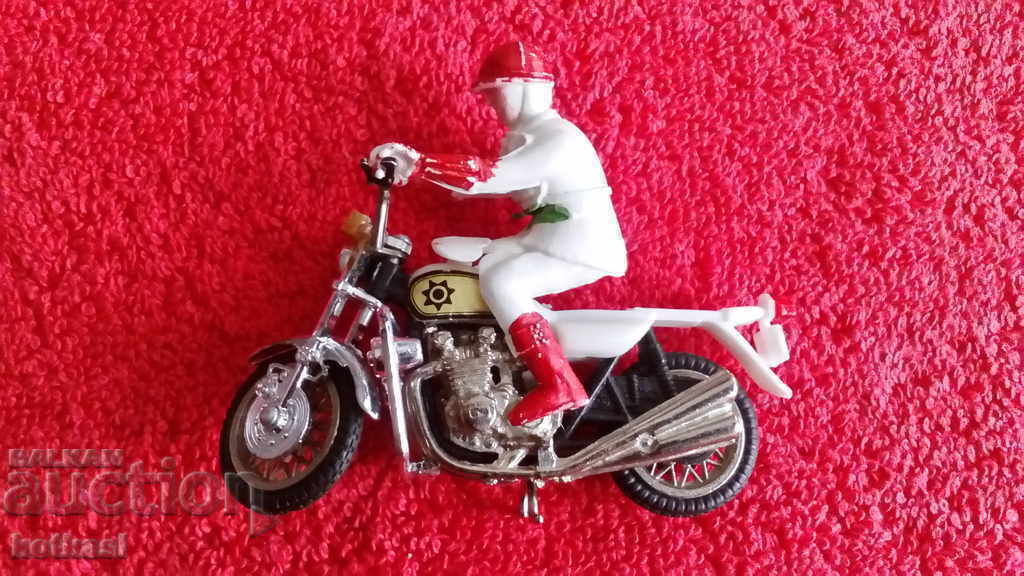 Small motor biker metal plastic with price 8.50 BGN | € 4.35 Small motor biker metal plastic with price 8.50 BGN | € 4.35