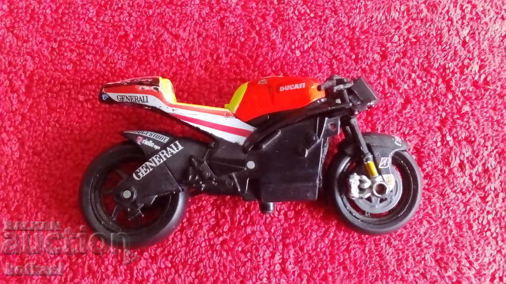 Small sports bike 12 cm metal plastic rubber with price 4.50 BGN | € 2.30 Small sports bike 12 cm metal plastic rubber with price 4.50 BGN | € 2.30