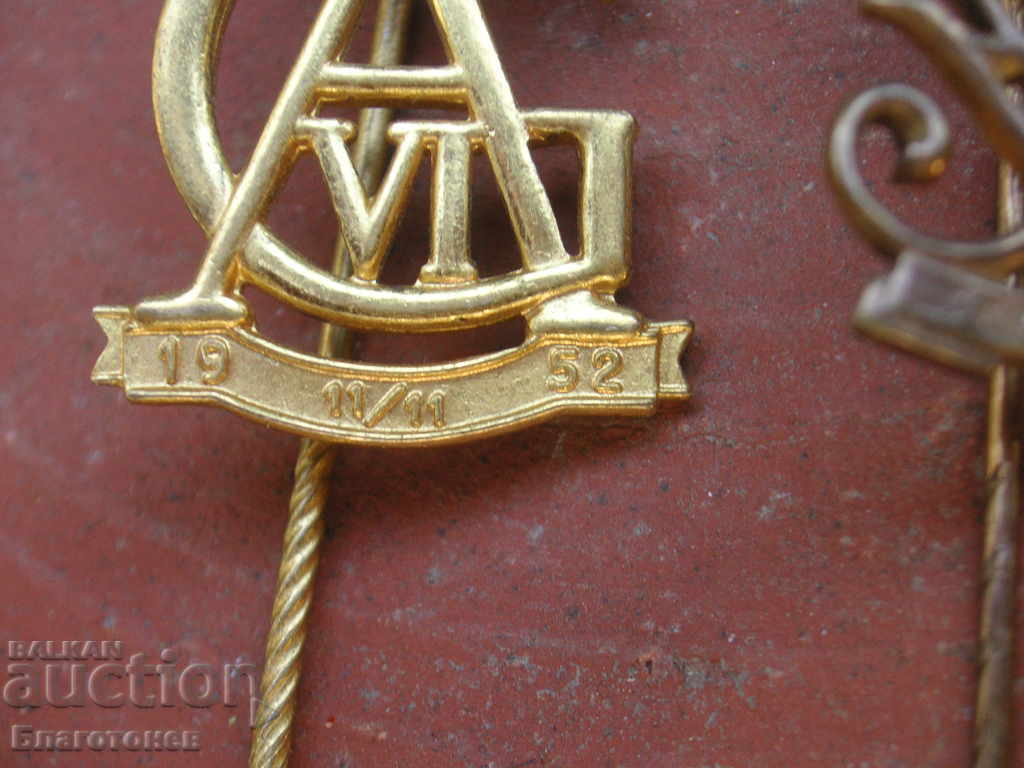 Delivery of Royal badges Delivery of Royal badges