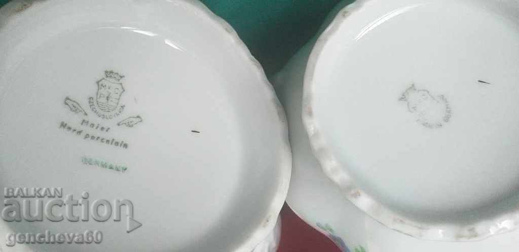 Porcelain with floral motifs, marked - 7 Porcelain with floral motifs, marked - 7