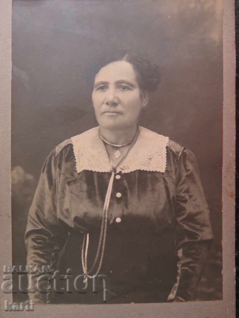 OLD PHOTOGRAPHY - CARDBOARD - VANGELI NAYDENOVA with price 17.99 BGN | € 9.20 OLD PHOTOGRAPHY - CARDBOARD - VANGELI NAYDENOVA with price 17.99 BGN | € 9.20