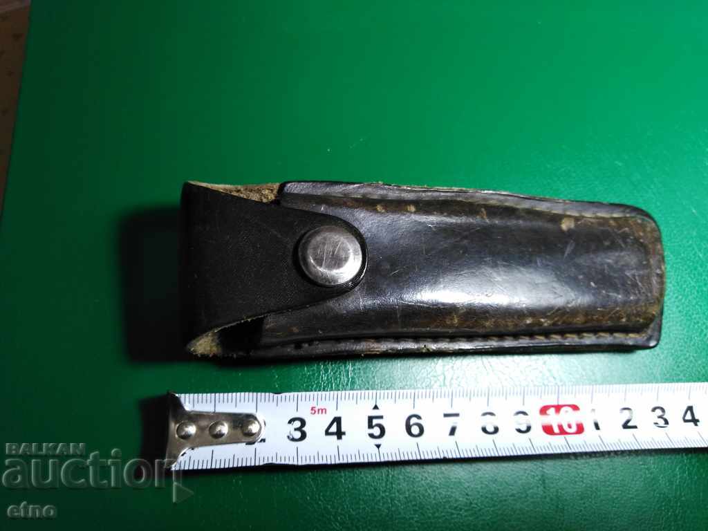 Toc vechi din piele pentru reviste de pistol cu preț 10.00 BGN | € 5.11