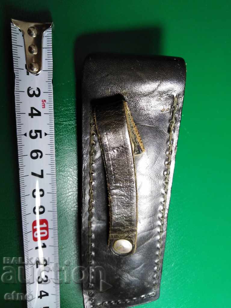 Licitație Toc vechi din piele pentru reviste de pistol