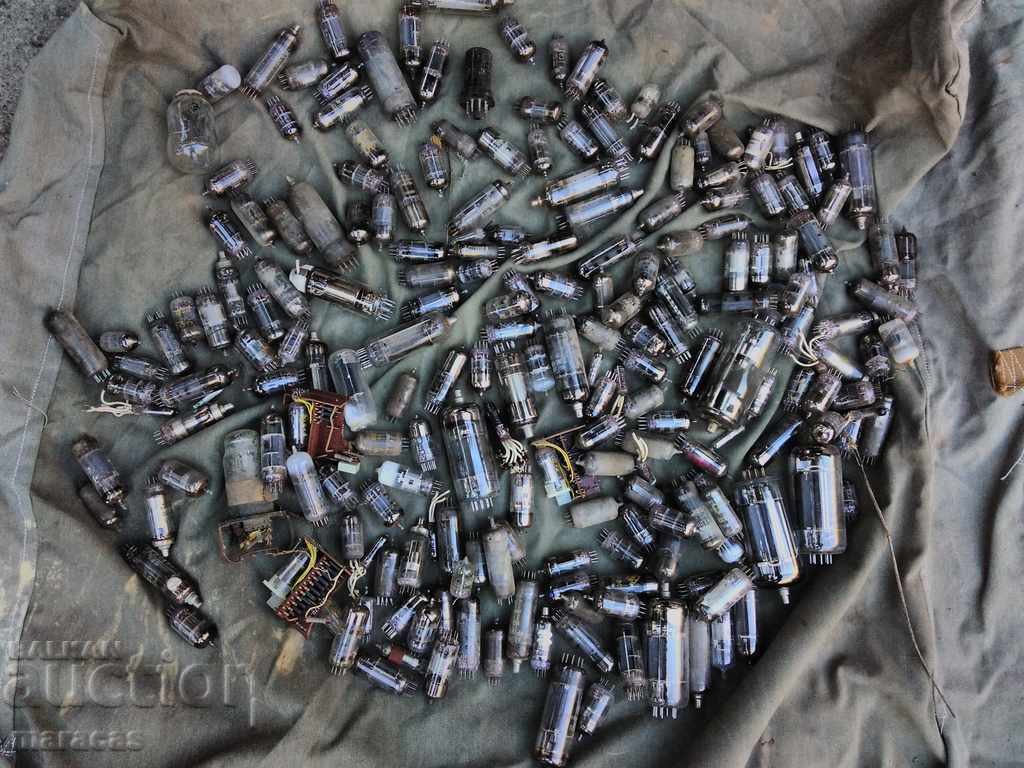 Παλιές λάμπες τηλεόρασης και ραδιοφώνου Παλιές λάμπες τηλεόρασης και ραδιοφώνου