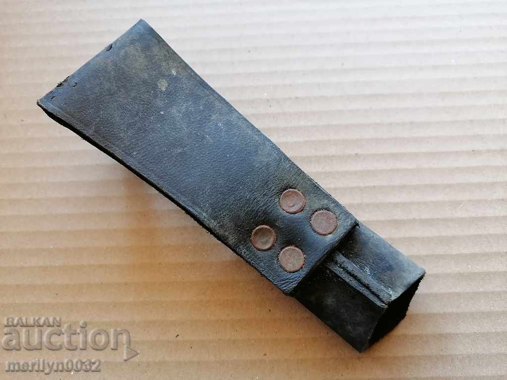 Leather blade for bayonet bayonet with price 39.00 BGN | € 19.94 Leather blade for bayonet bayonet with price 39.00 BGN | € 19.94