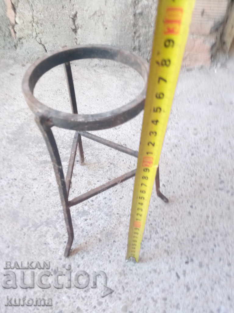 Old iron stand with price 9.99 BGN | € 5.11 Old iron stand with price 9.99 BGN | € 5.11