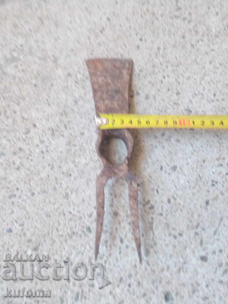 Δημοπρασία παλιά σκαπάνη Δημοπρασία παλιά σκαπάνη