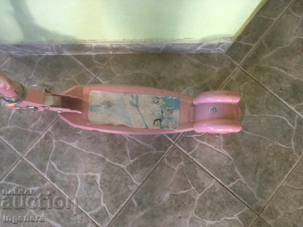 Scooter scuter COPII SĂNĂTOS cu preț 39.00 BGN | € 19.94