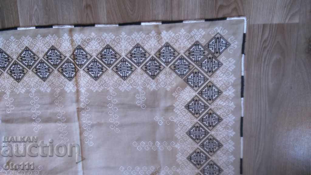 PATRAT, COPERTA - BRODAT MANA - 95/95 cm cu preț 40.00 BGN | € 20.45