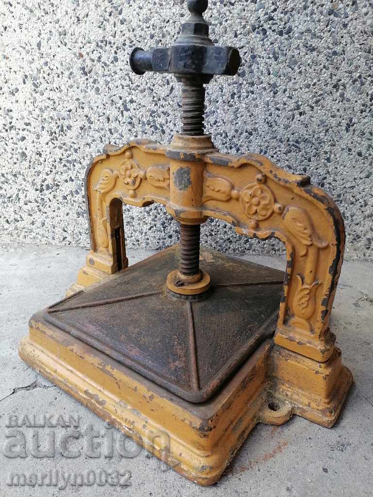Παλιό εκτυπωτικό χυτοσίδηρο στις αρχές του 19ου αιώνα