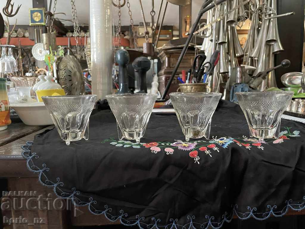 10715. DURALEX PLATE SERVICE 7 SHALLOWS AND 4 DEEPS - 7 10715. DURALEX PLATE SERVICE 7 SHALLOWS AND 4 DEEPS - 7