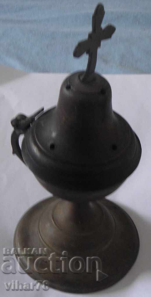 Auction Old brass lamp Auction Old brass lamp