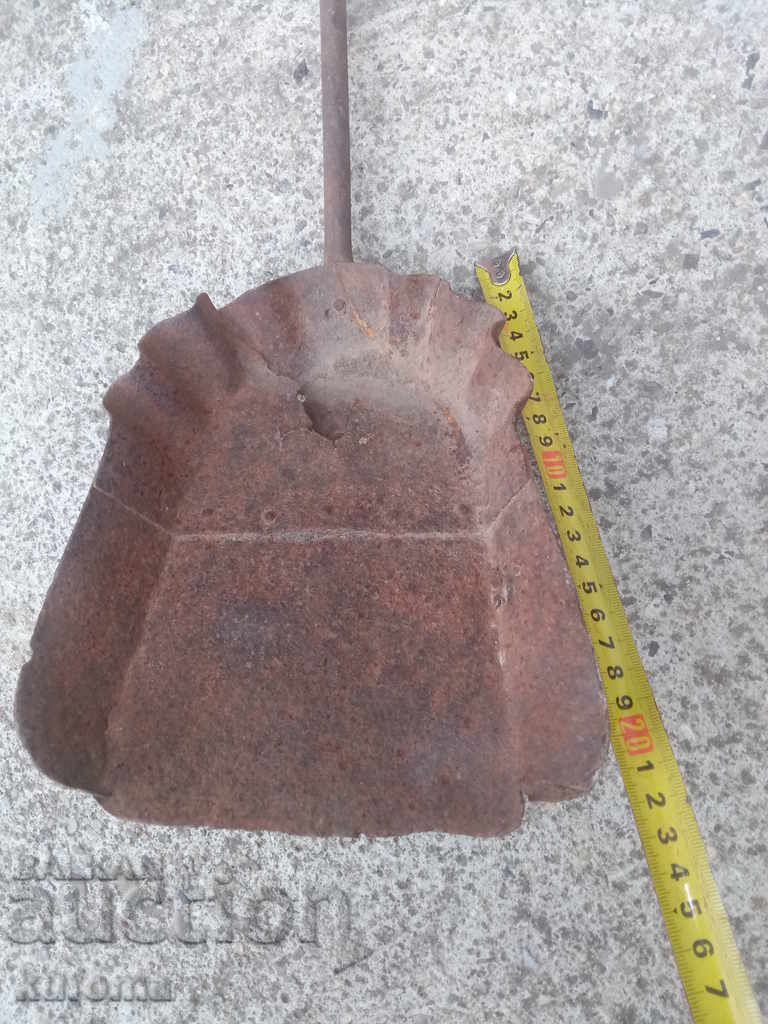 Ancient shovel with price 9.99 BGN | € 5.11 Ancient shovel with price 9.99 BGN | € 5.11