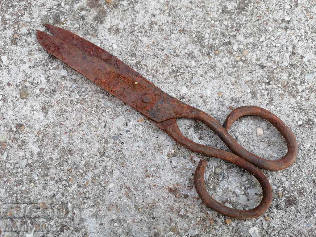 Auction Old wrought iron scissors, knife, wrought iron scissors Auction Old wrought iron scissors, knife, wrought iron scissors