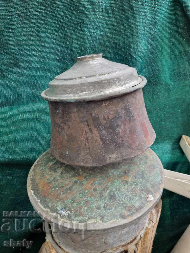 Old large copper pot Old large copper pot