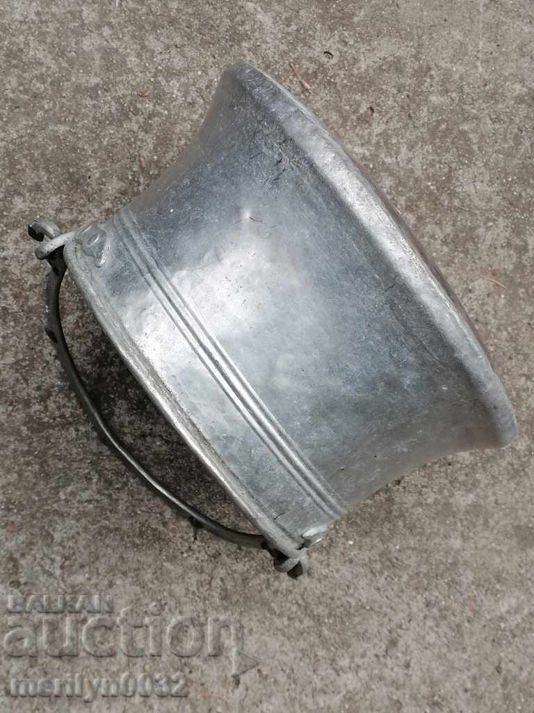 Auction Tinned coin, cauldron, copper, copper vessel Auction Tinned coin, cauldron, copper, copper vessel