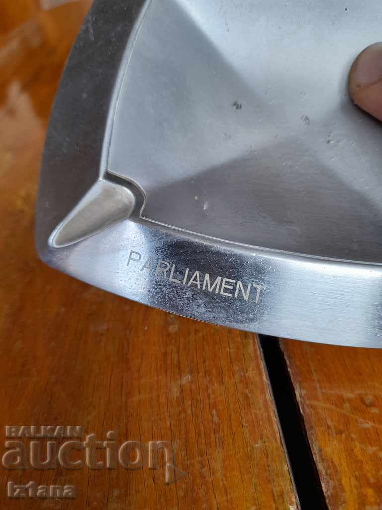 Licitație Vechi scrumieră Parliament