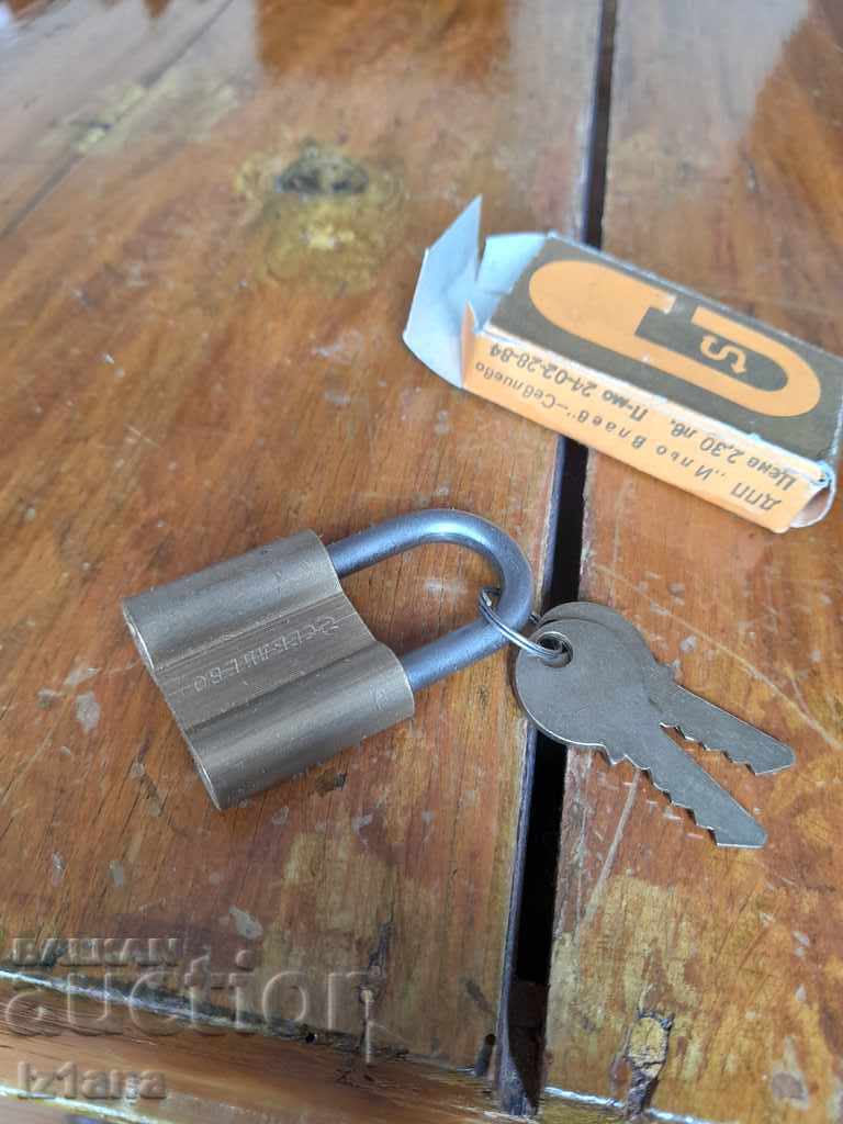 Auction  Old padlock Sevlievo