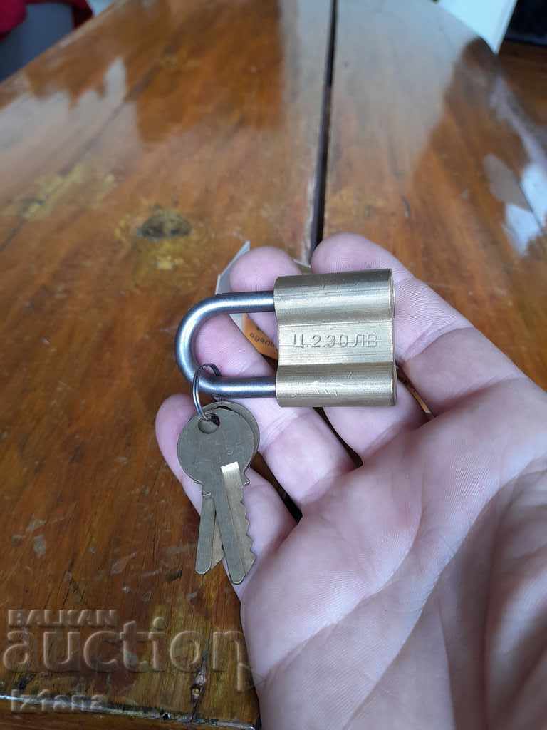 Delivery of Old padlock Sevlievo