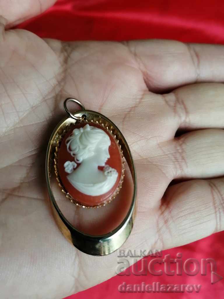 Auction  Old GOLDEN PENDANT Pendant Cameo