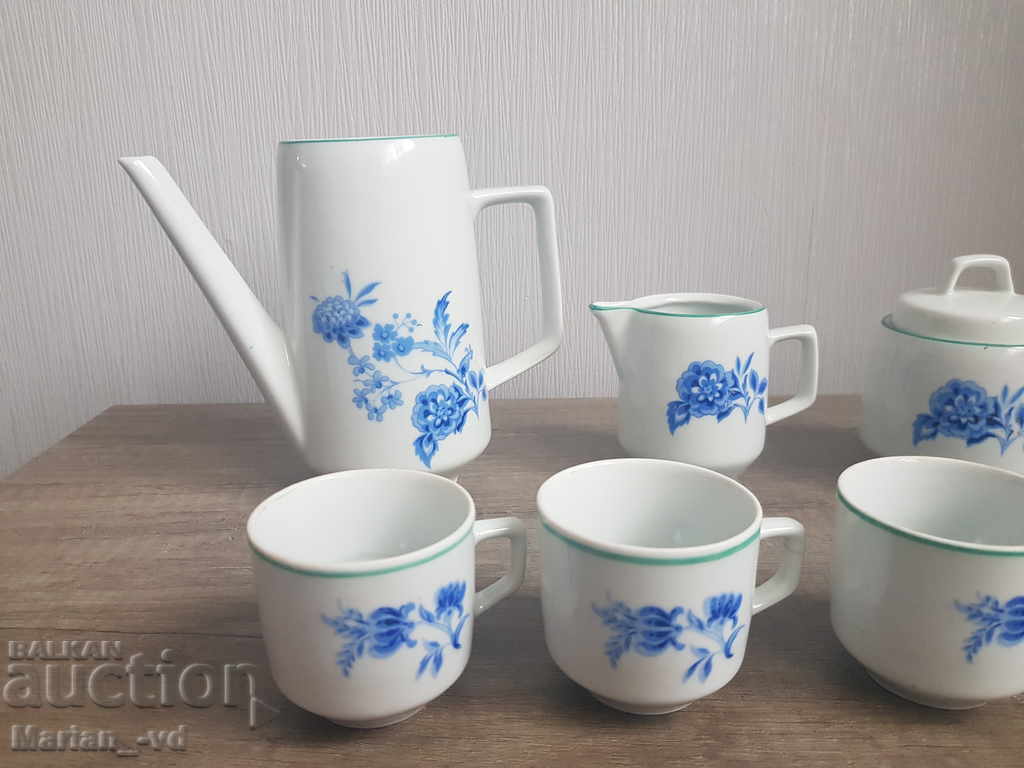 Vechiul serviciu de cafea din porțelan cu preț 60.00 BGN | € 30.68 Vechiul serviciu de cafea din porțelan cu preț 60.00 BGN | € 30.68