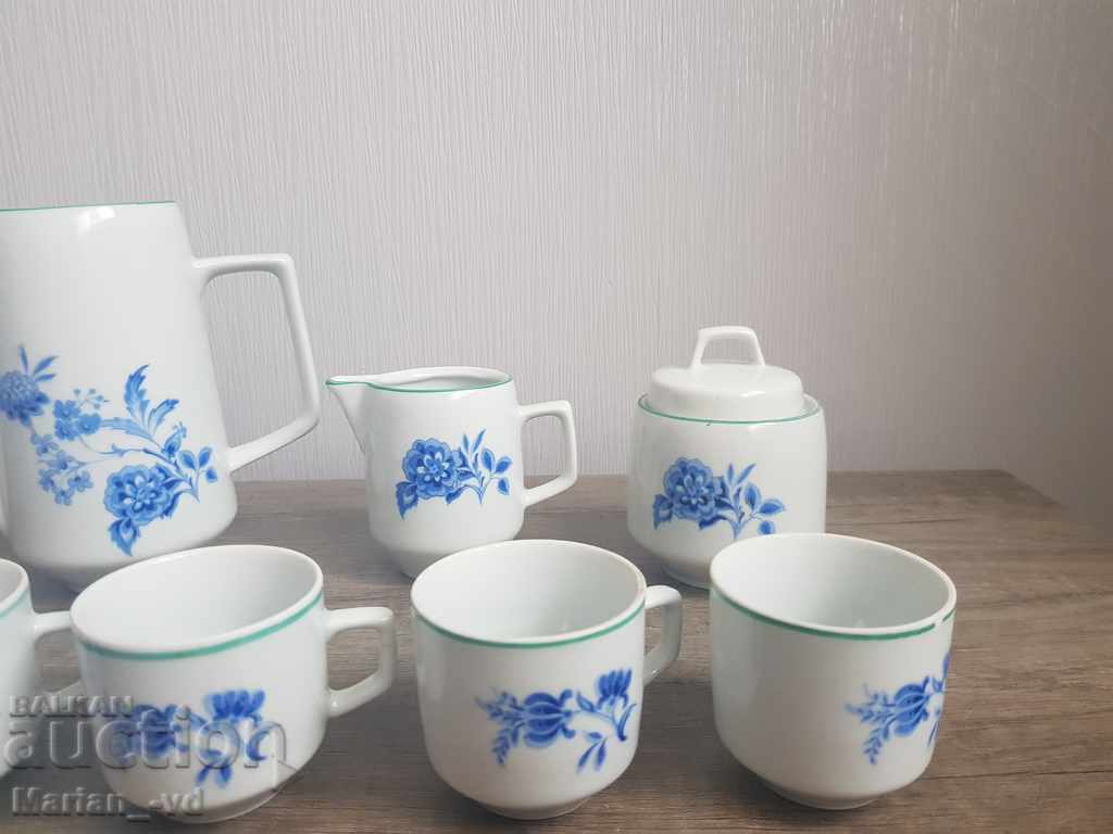 Licitație Vechiul serviciu de cafea din porțelan Licitație Vechiul serviciu de cafea din porțelan