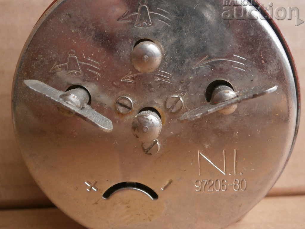 Delivery of mini alarm clock ARADORA retro vintage Delivery of mini alarm clock ARADORA retro vintage