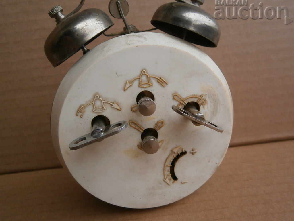 Alarm clock with bells SEVANI retro vintage USSR - 6 Alarm clock with bells SEVANI retro vintage USSR - 6