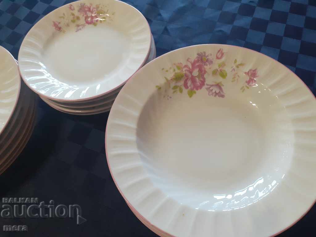 Porcelain Bulgarian dining set with price 105.00 BGN | € 53.69