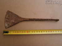a primitive scent, a gourd, a gourd, a wicker forged iron