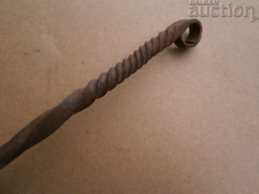 Auction a primitive scent, a gourd, a gourd, a wicker forged iron Auction a primitive scent, a gourd, a gourd, a wicker forged iron