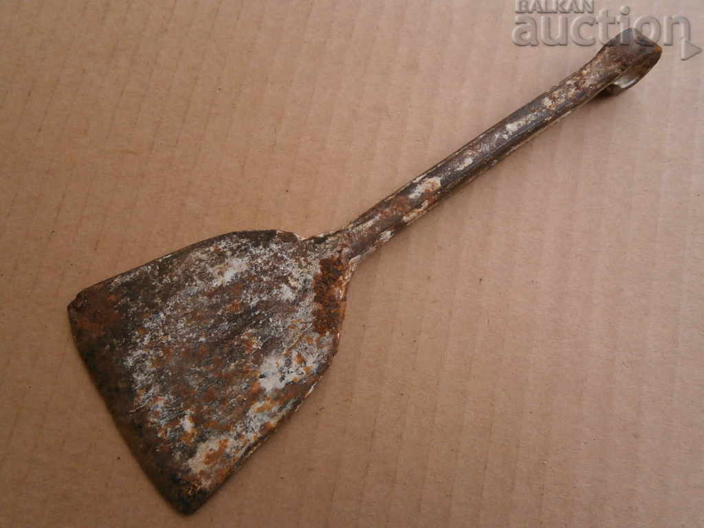 Auction a primitive scent, a gourd, a gourd, a wicker forged iron Auction a primitive scent, a gourd, a gourd, a wicker forged iron